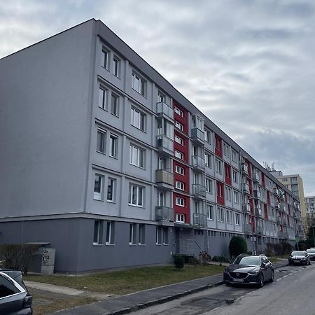 Cozy Self Check-In Apartment In Vibrant Ruzinov Area, Komarnicka 42, Bratislava Exterior foto
