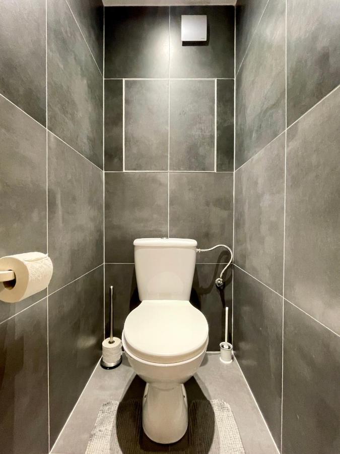 Cozy Self Check-In Apartment In Vibrant Ruzinov Area, Komarnicka 42, Bratislava Exterior foto