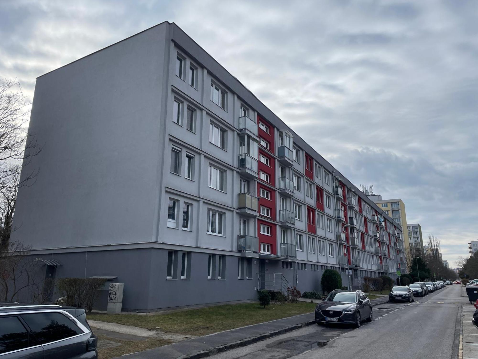 Cozy Self Check-In Apartment In Vibrant Ruzinov Area, Komarnicka 42, Bratislava Exterior foto